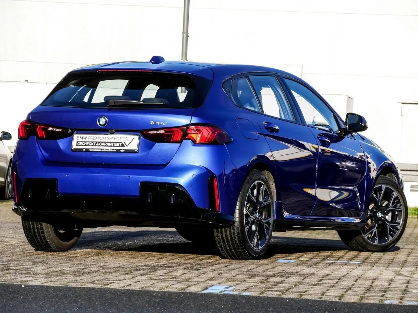 BMW 120 d M DESIGN+ADAPT.LED+DA+PA+KOMFORTZG Bleu - 2