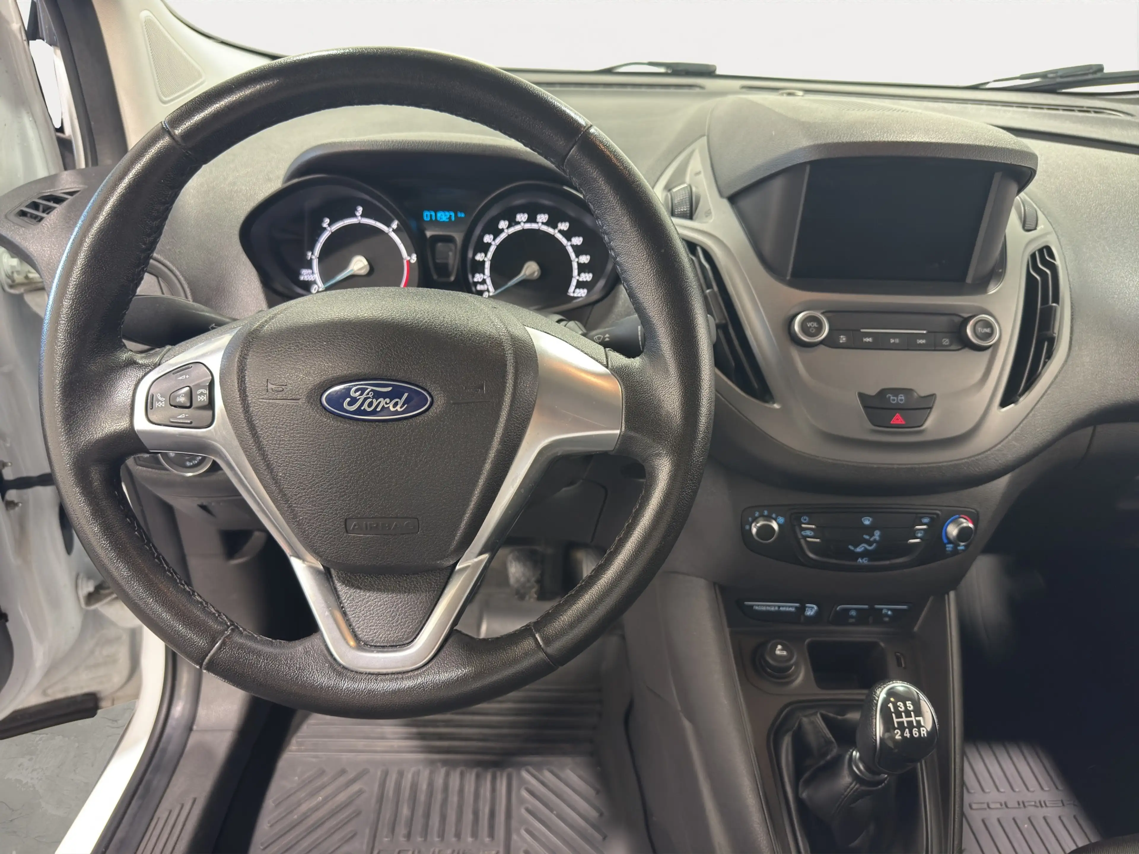 Ford Transit Courier 1.5TDCI *MwSt*PDC*BLUETOOTH*KLIMA — photo 5