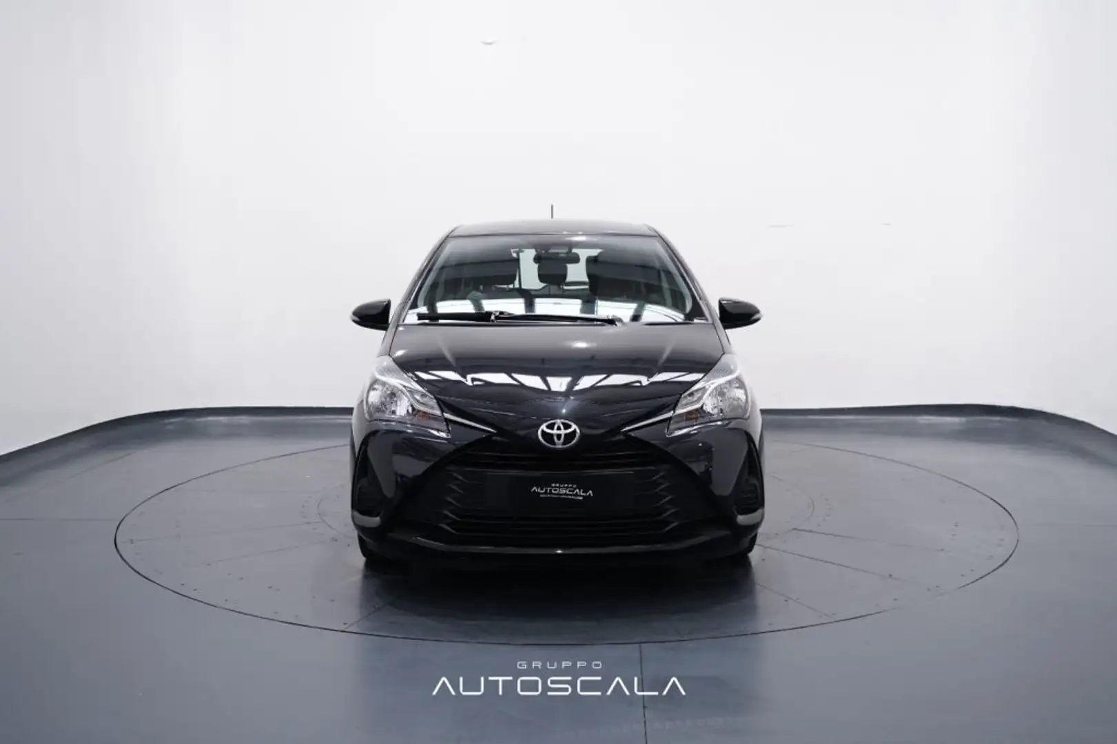 Toyota Yaris 1.0 72cv 5 porte Connect  #Navy Černá - 2