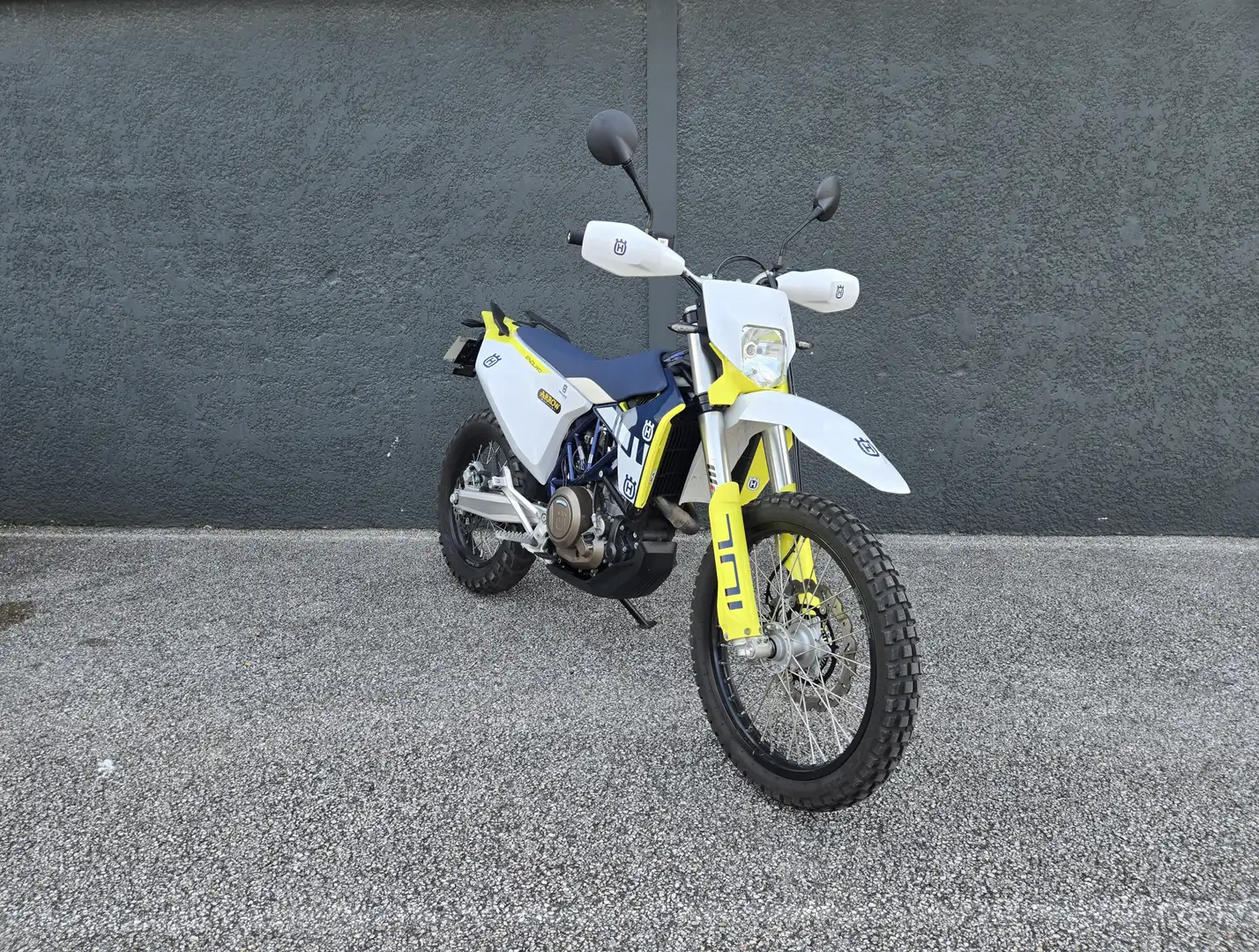Husqvarna 701 Enduro Blanco - 2