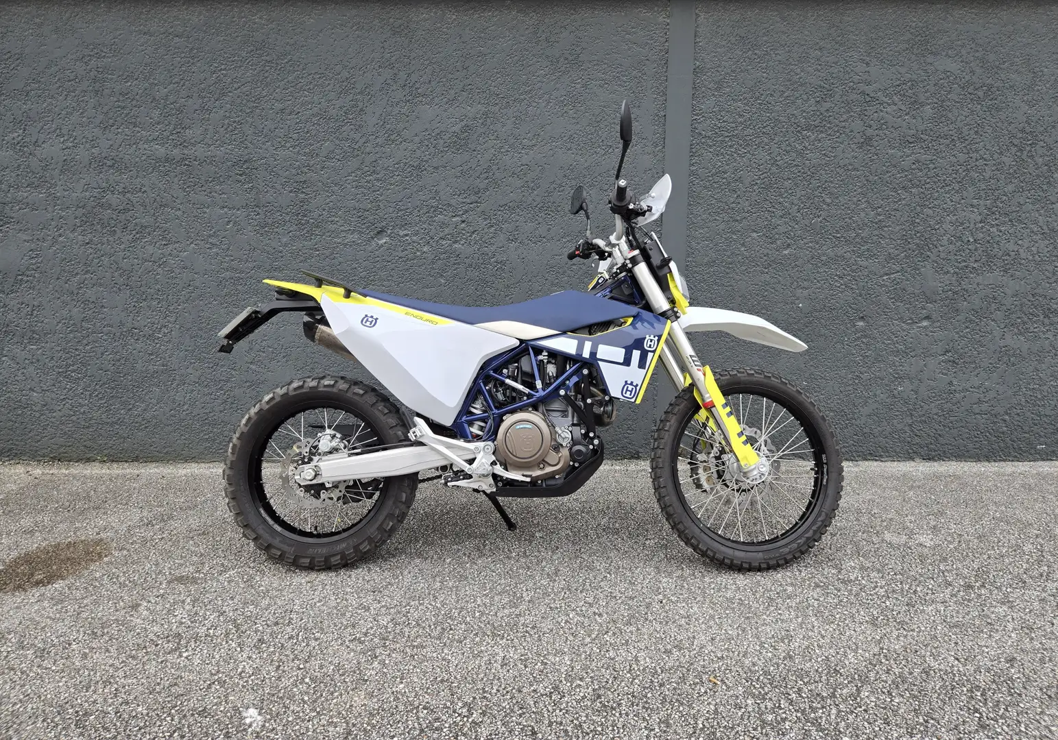 Husqvarna 701 Enduro Blanco - 1