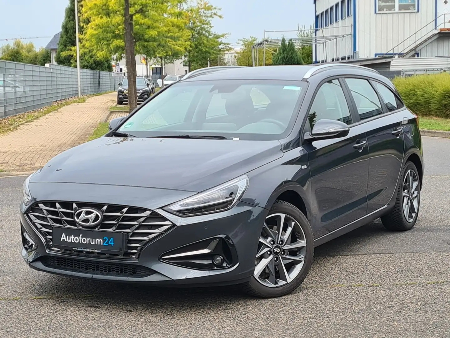 Hyundai i30 cw Trend Mild-Hybrid*1.Hand*Autom.*Navi* Grau - 1