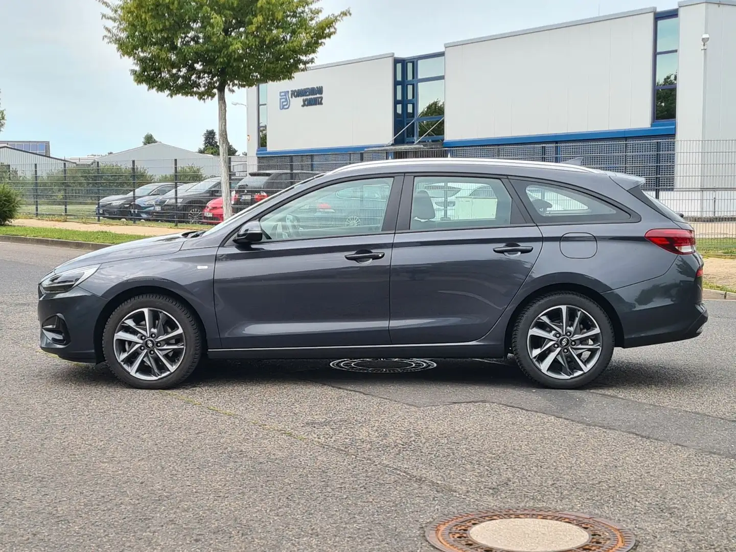 Hyundai i30 cw Trend Mild-Hybrid*1.Hand*Autom.*Navi* Grau - 2