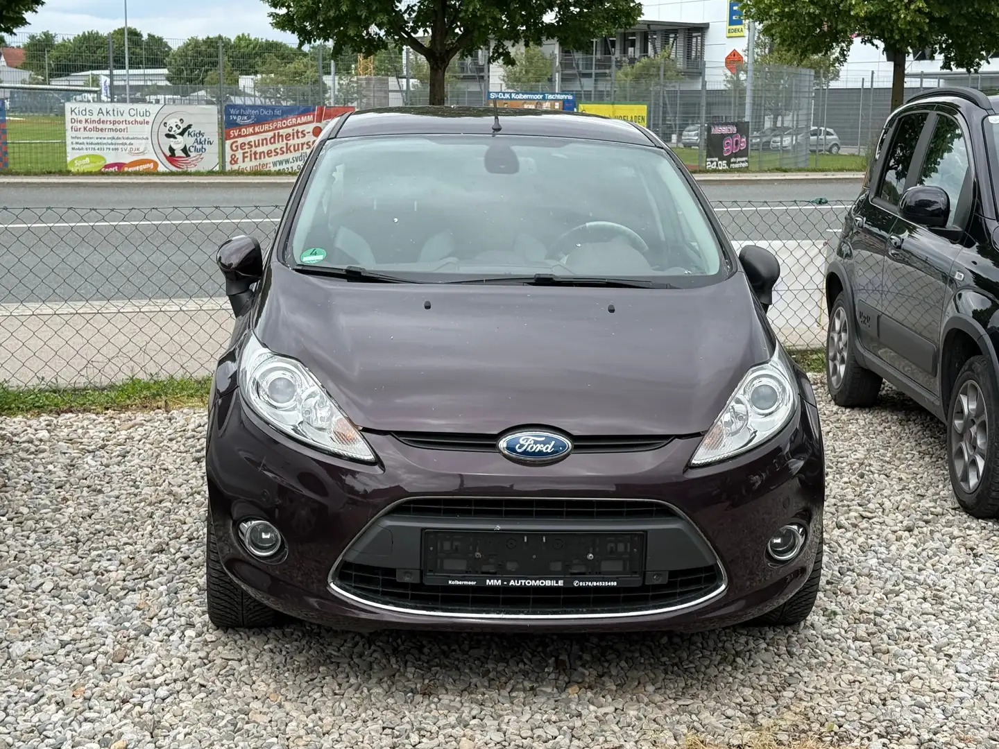 Ford Fiesta Titanium Paars - 1