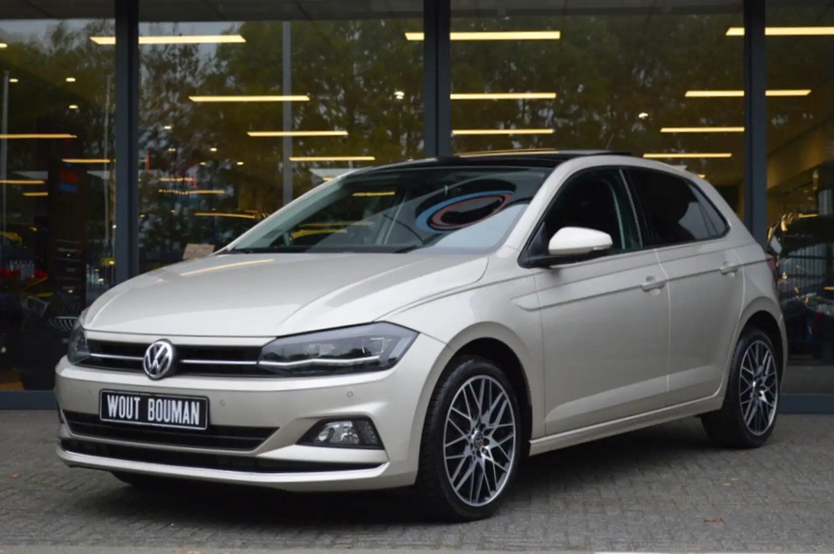 Volkswagen Polo 1.0 TSI 115 pk Highline Led Panorama Camera Pdc Gris - 2