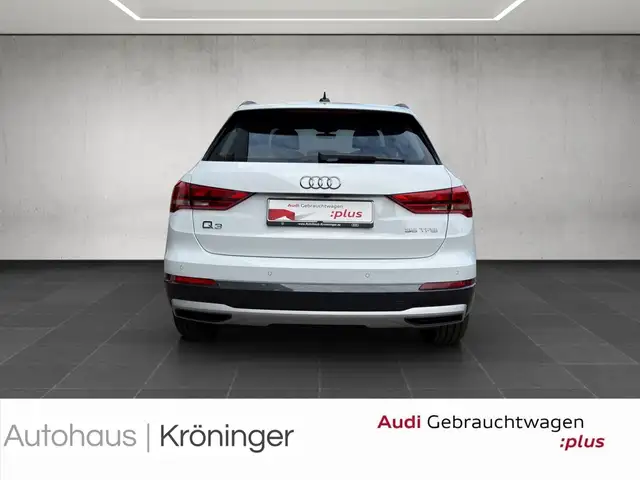Audi Q3 view 6