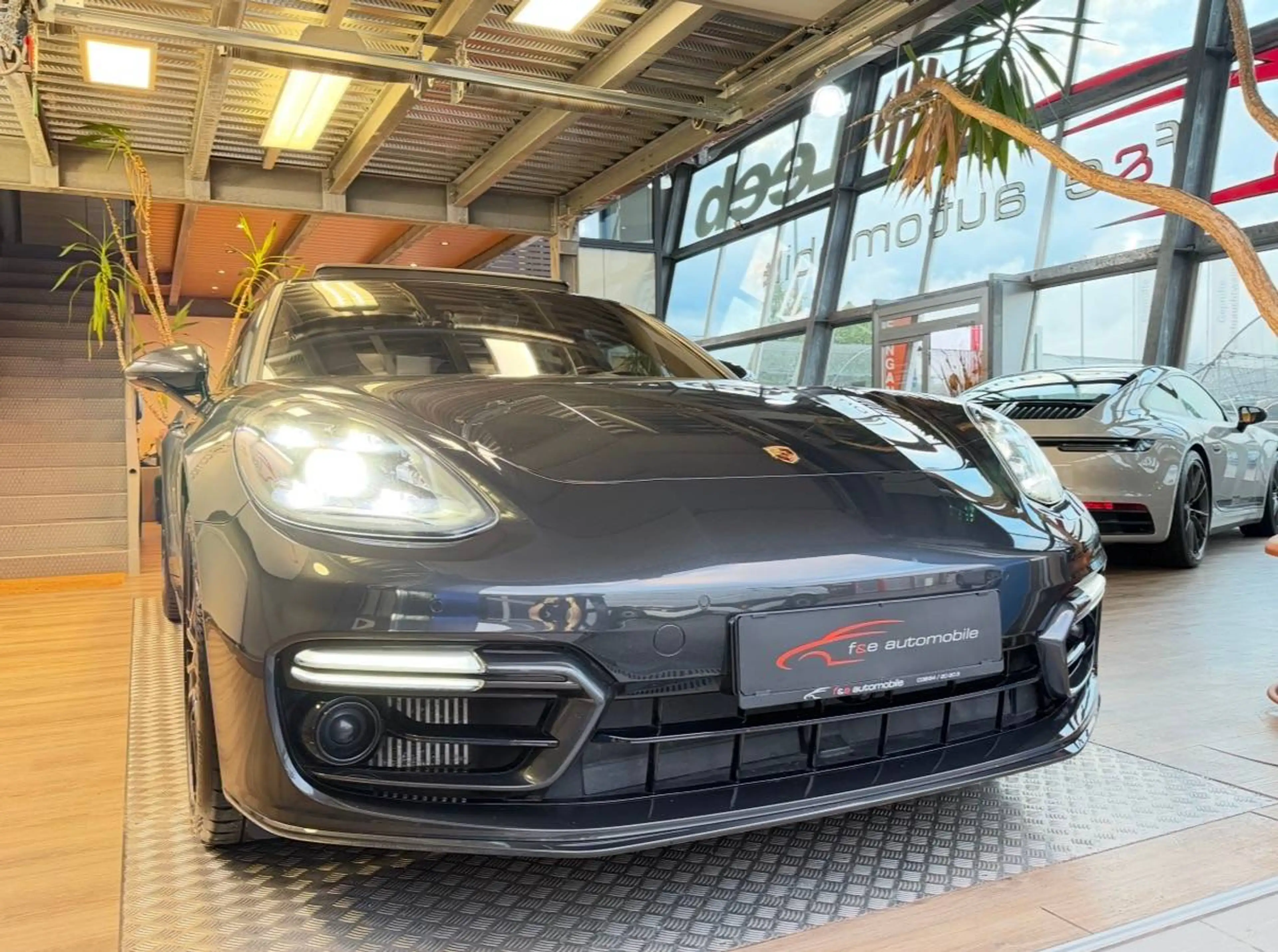 Porsche Panamera 4 S E-Hybrid — photo 4