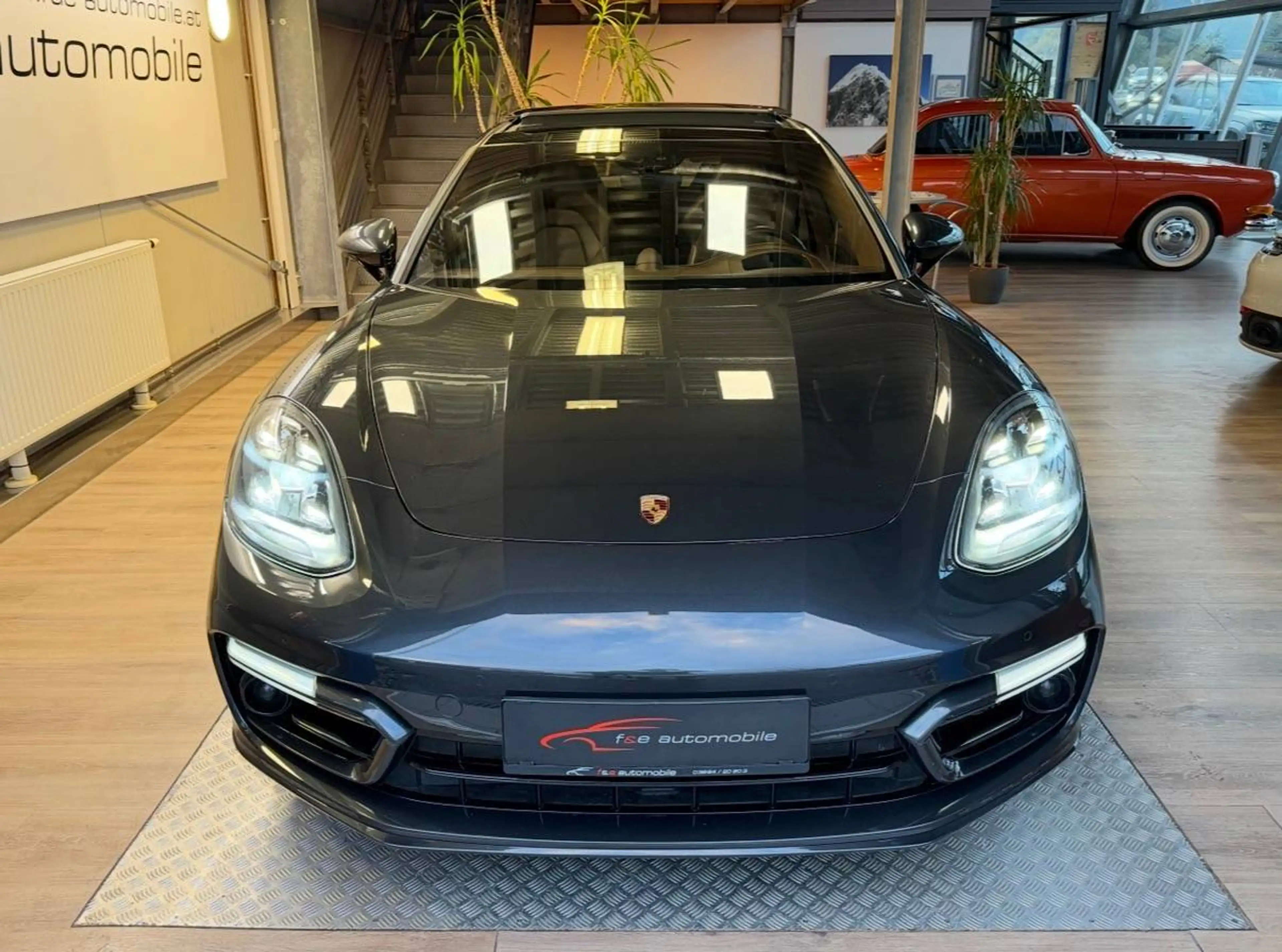 Porsche Panamera 4 S E-Hybrid — photo 3