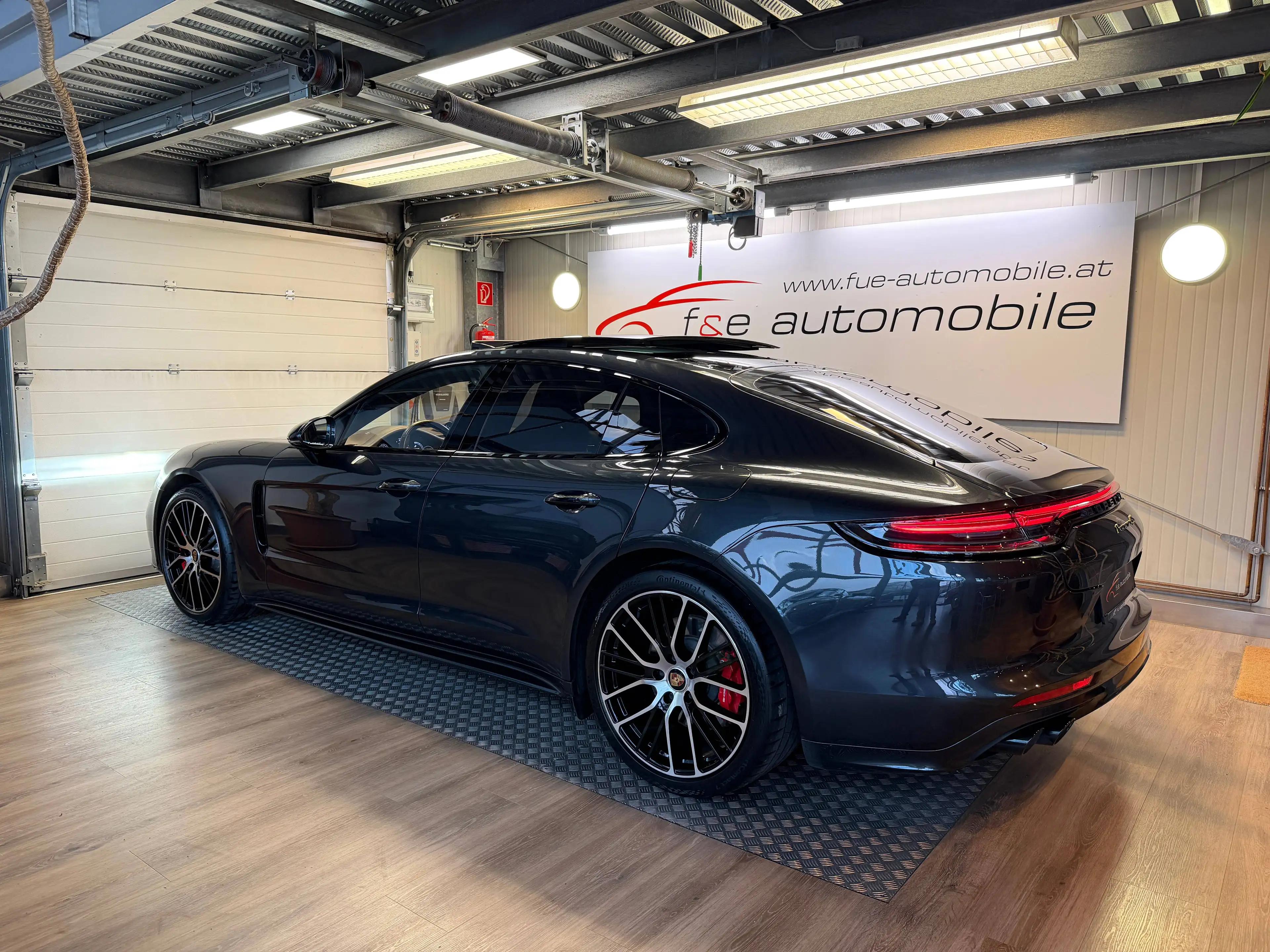 Porsche Panamera 4 S E-Hybrid — photo 7