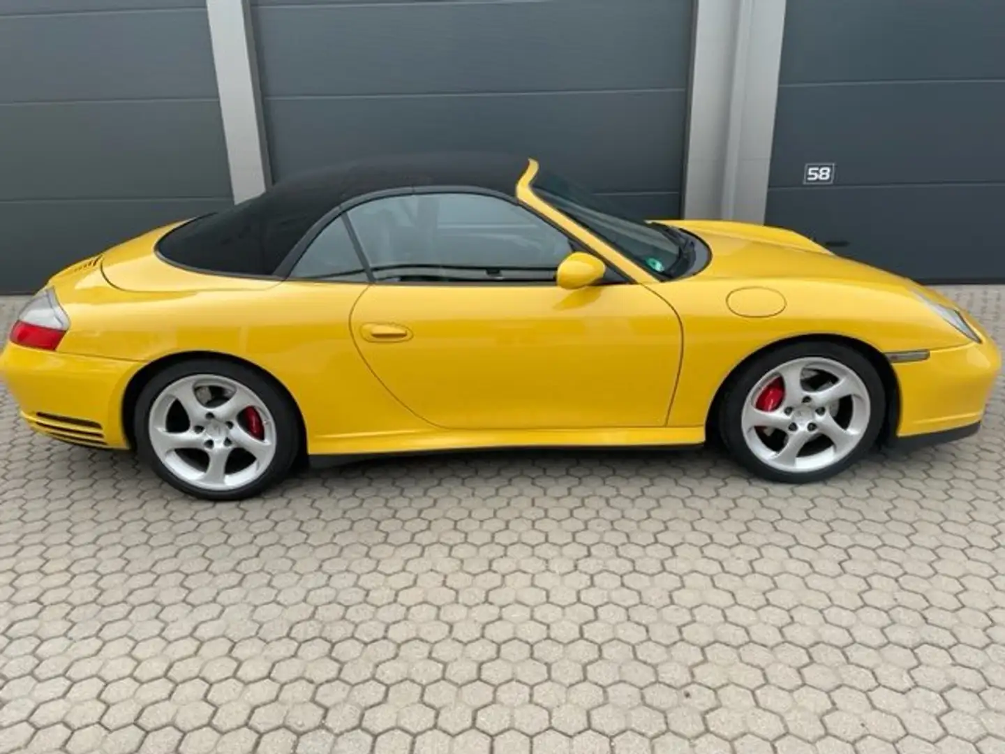 Porsche 996 911 Cabrio 911 Carrera 4S Cabrio Sárga - 2