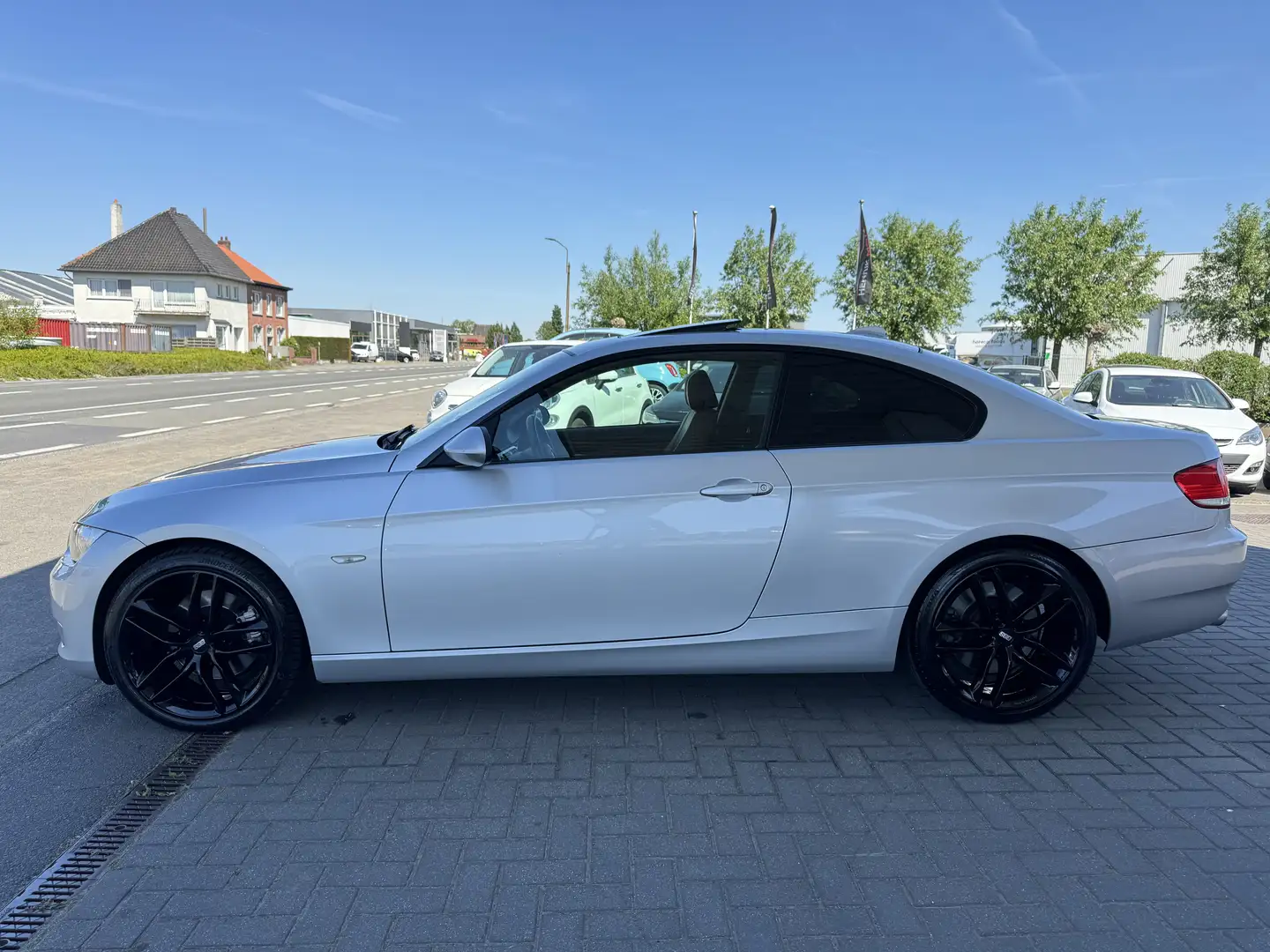 BMW 330 Bmw 330XI SPORT •PANO• •AUTOMAAT• •CRUIS - 2