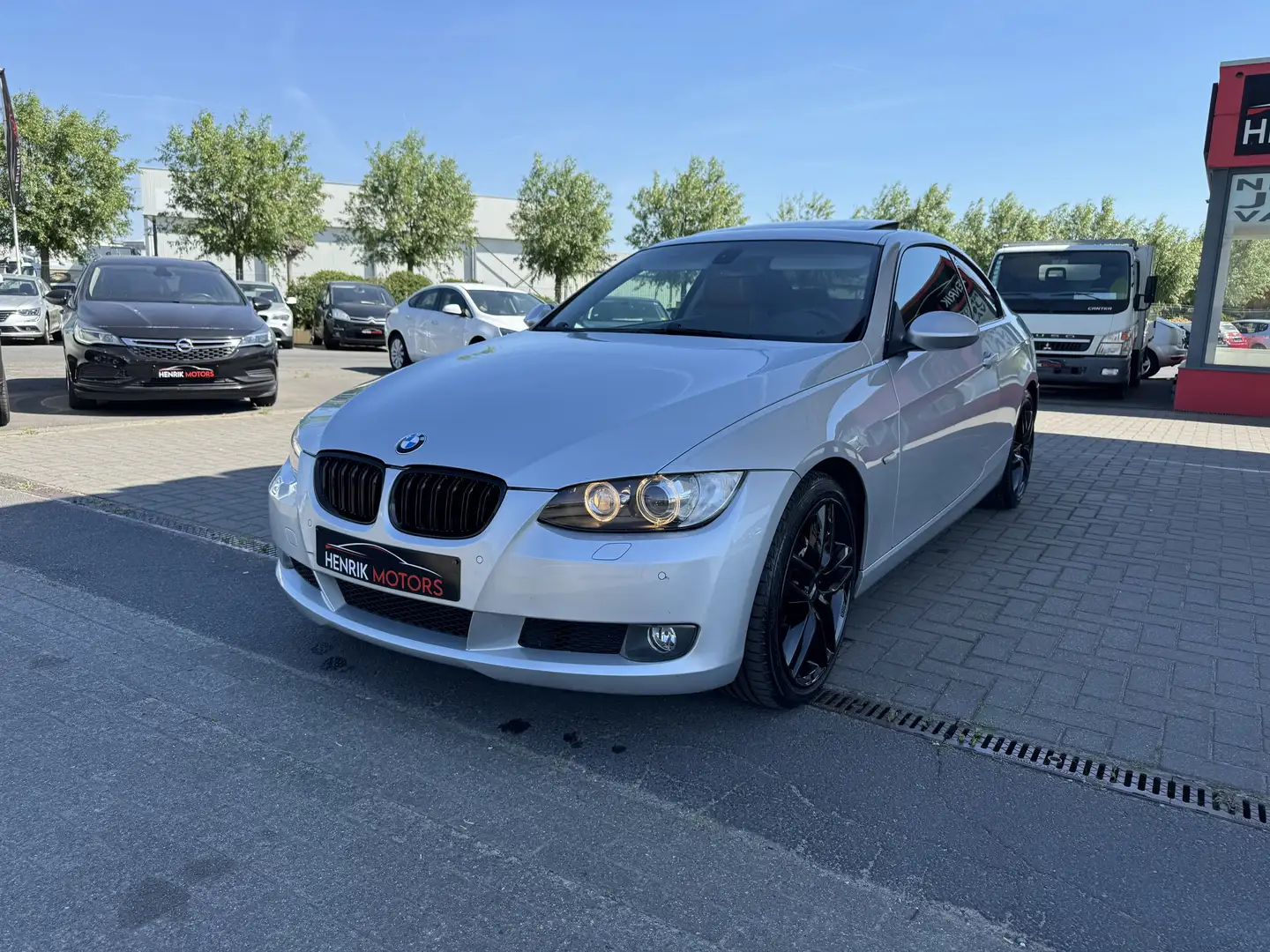 BMW 330 Bmw 330XI SPORT •PANO• •AUTOMAAT• •CRUIS - 1