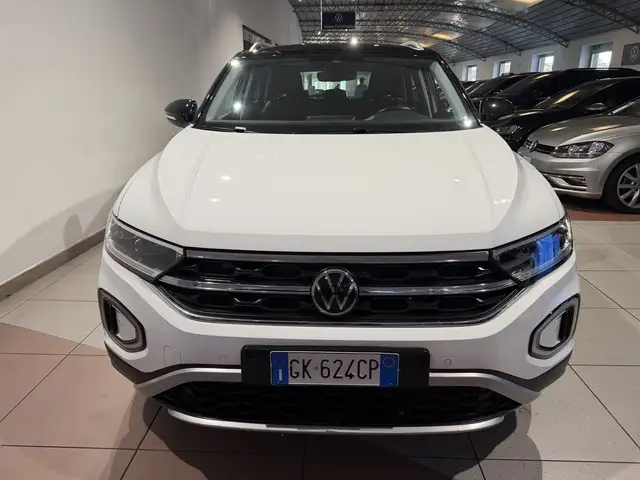 Volkswagen T-Roc view 8