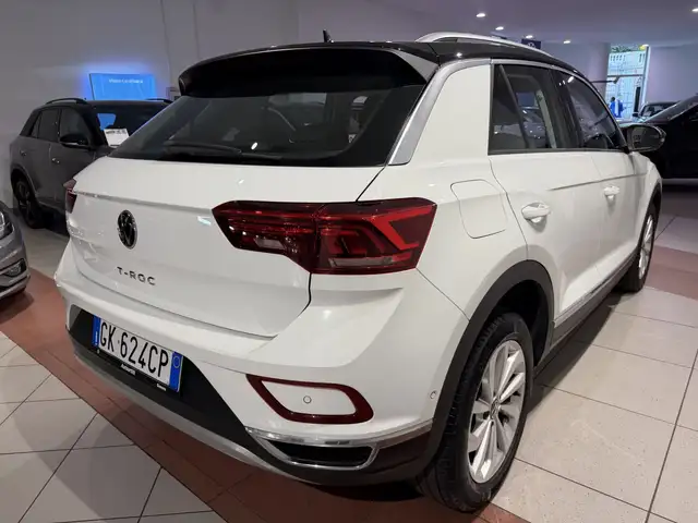 Volkswagen T-Roc view 6