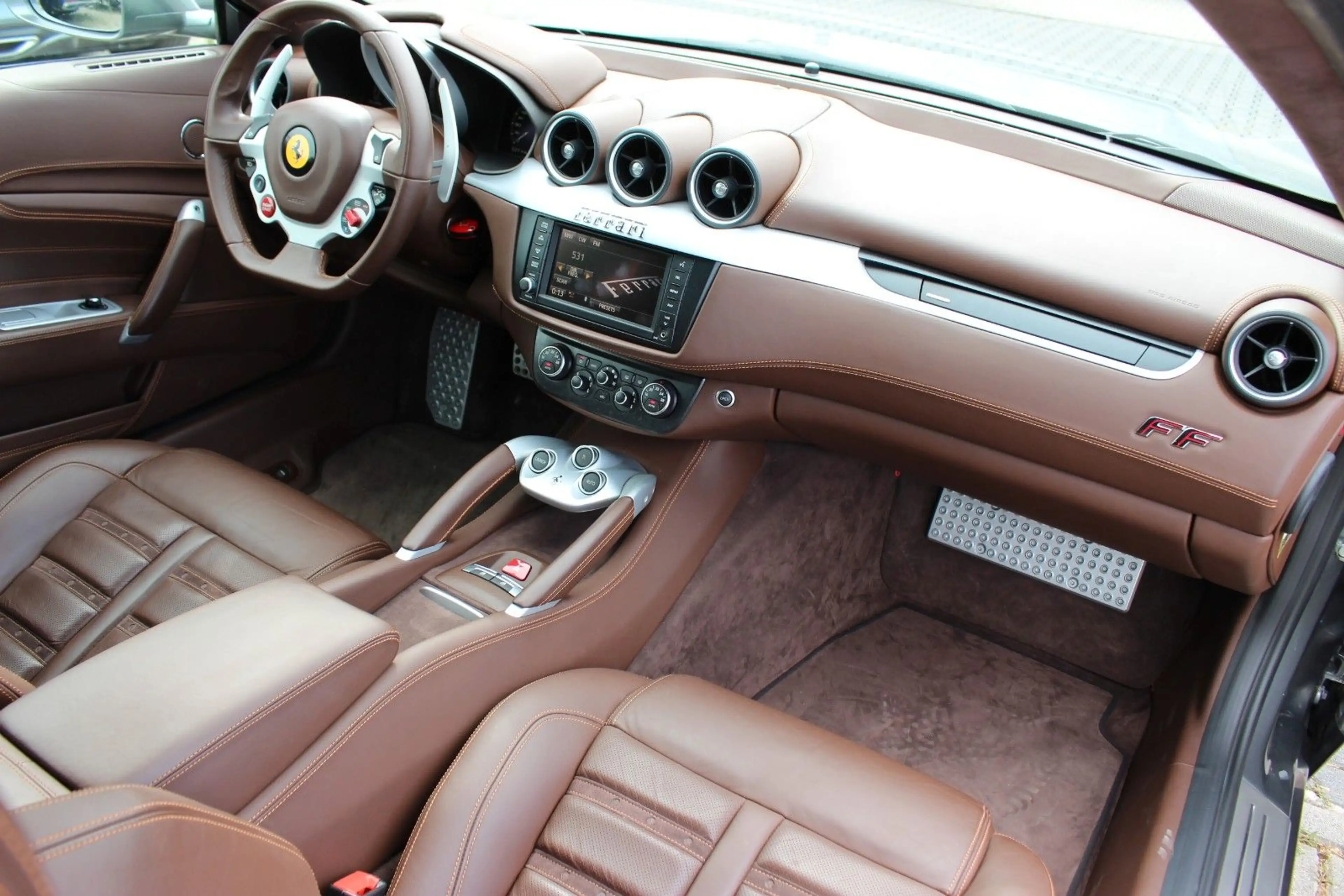 Ferrari FF 6,3 V12 4x4/VOLL SH/LEDER/ — photo 13