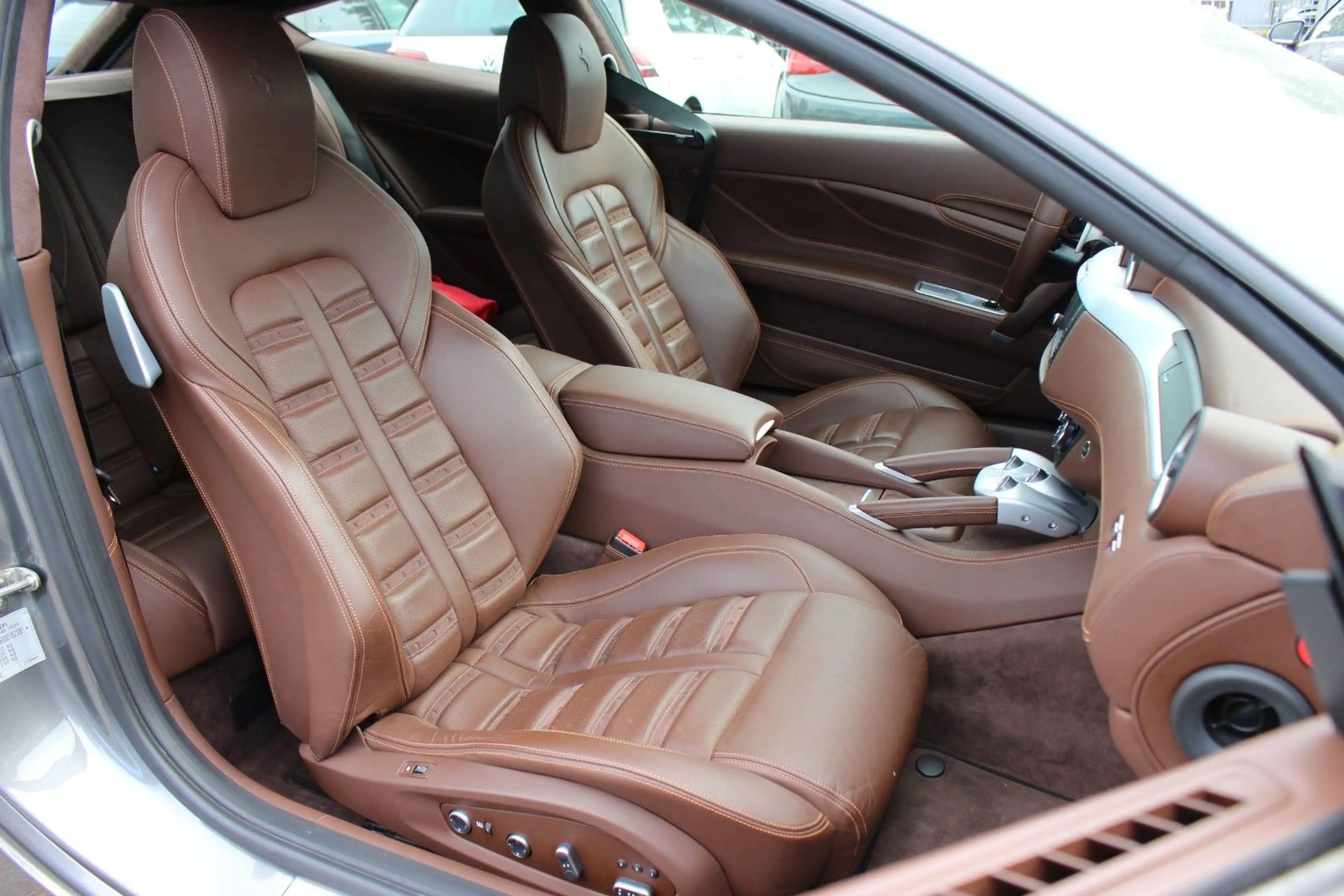 Ferrari FF 6,3 V12 4x4/VOLL SH/LEDER/ — photo 14