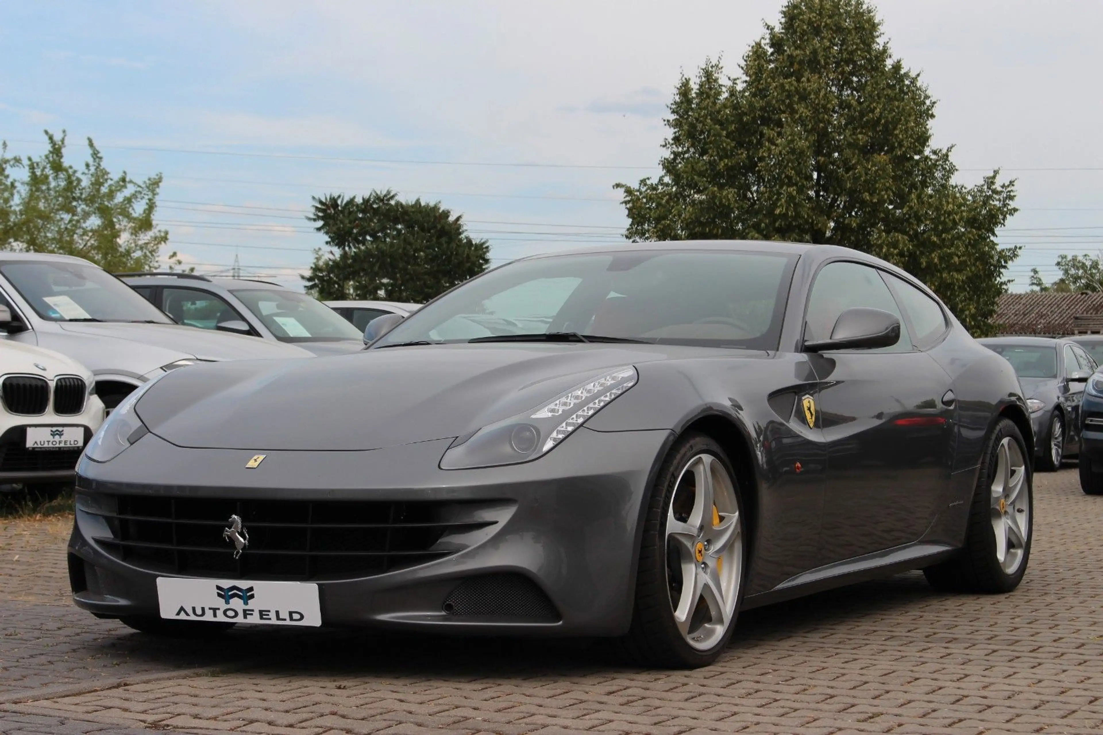Ferrari FF 6,3 V12 4x4/VOLL SH/LEDER/