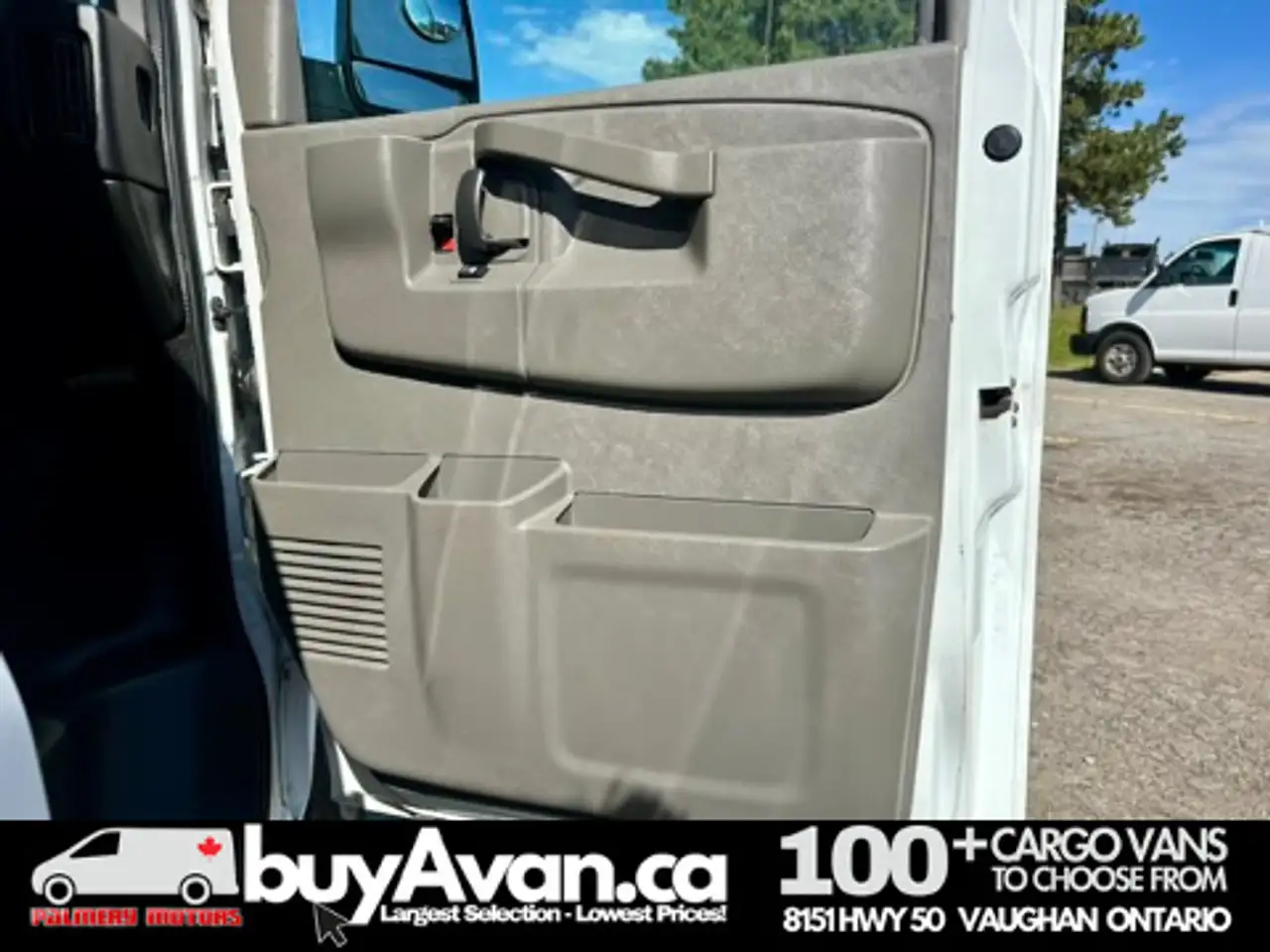 GMC Savana снимка GMC Savana