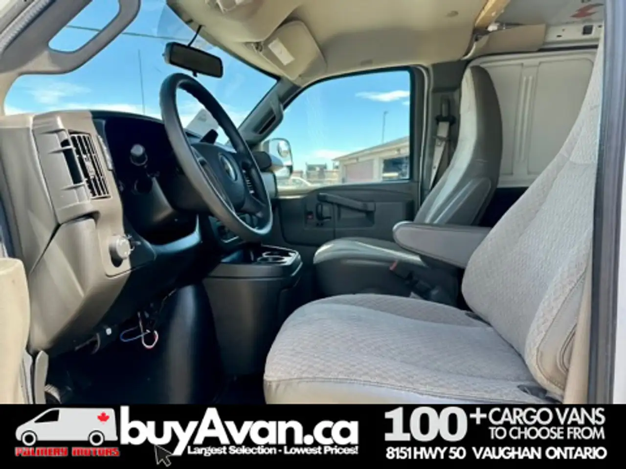 GMC Savana снимка GMC Savana
