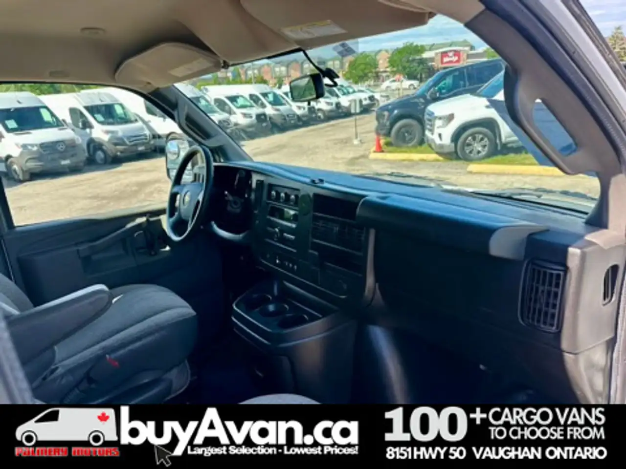 GMC Savana снимка GMC Savana