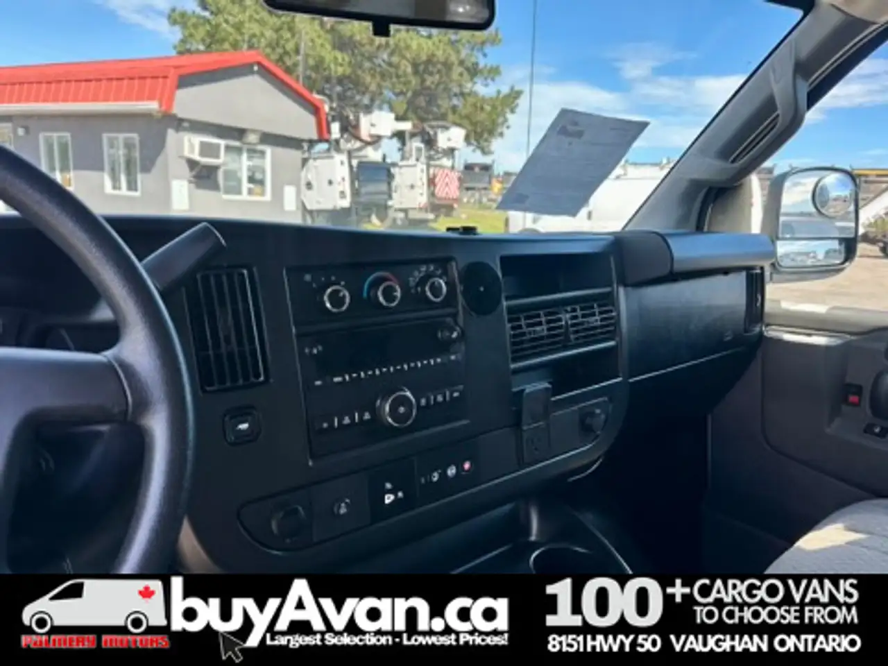 GMC Savana снимка GMC Savana