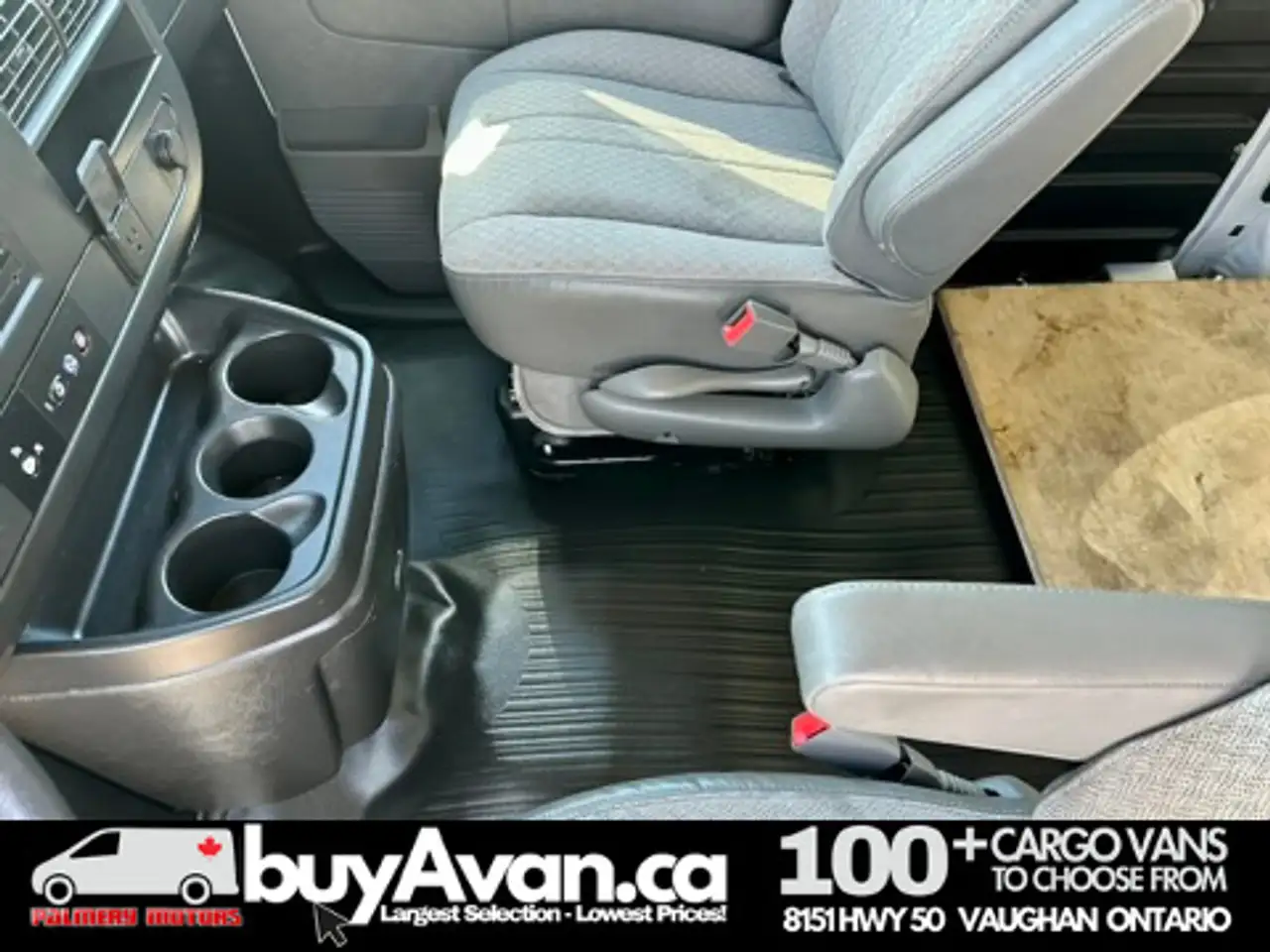 GMC Savana снимка GMC Savana