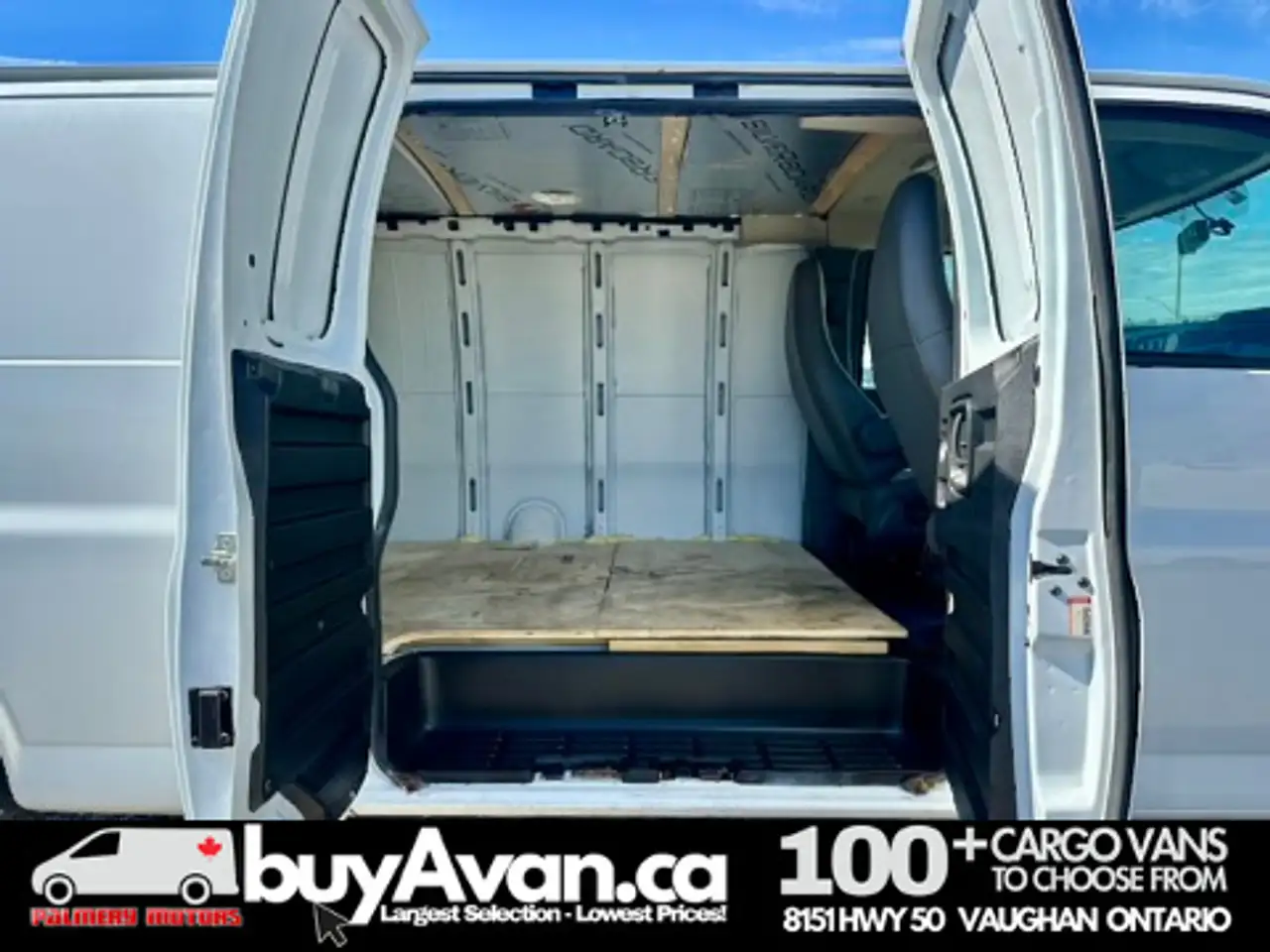 GMC Savana снимка GMC Savana
