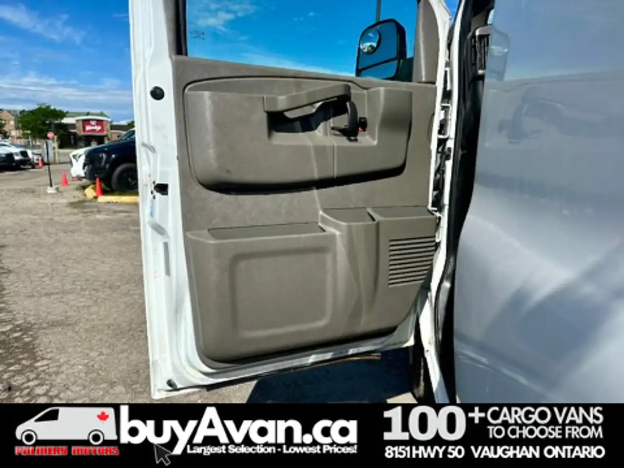 GMC Savana снимка GMC Savana