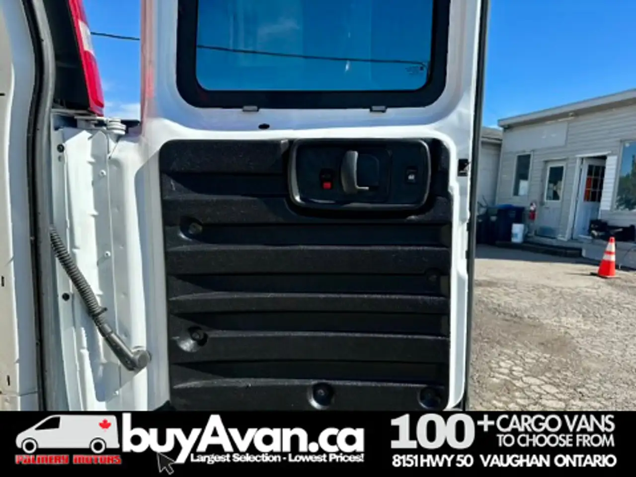 GMC Savana снимка GMC Savana