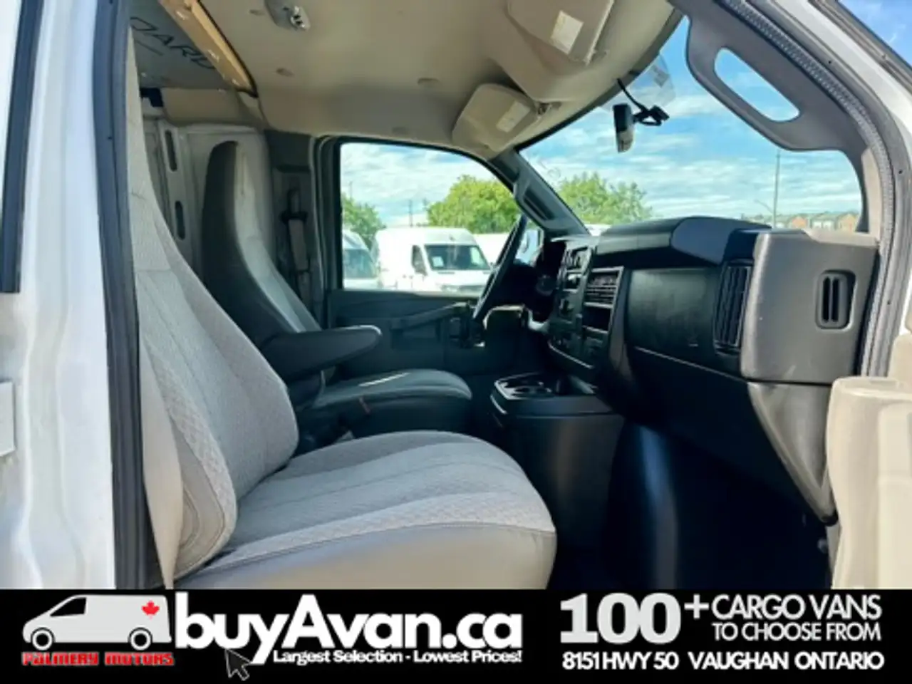 GMC Savana снимка GMC Savana