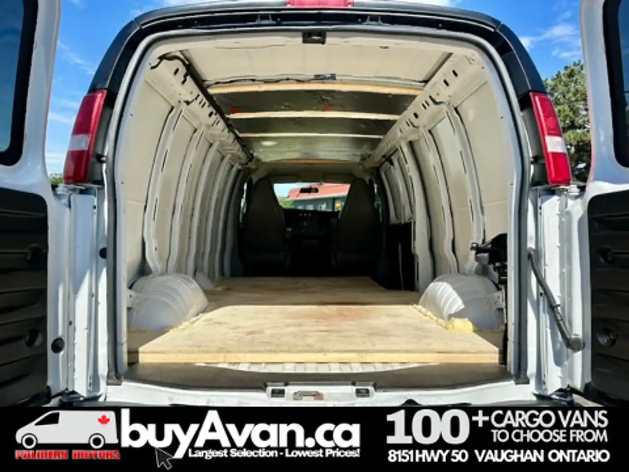 GMC Savana снимка GMC Savana