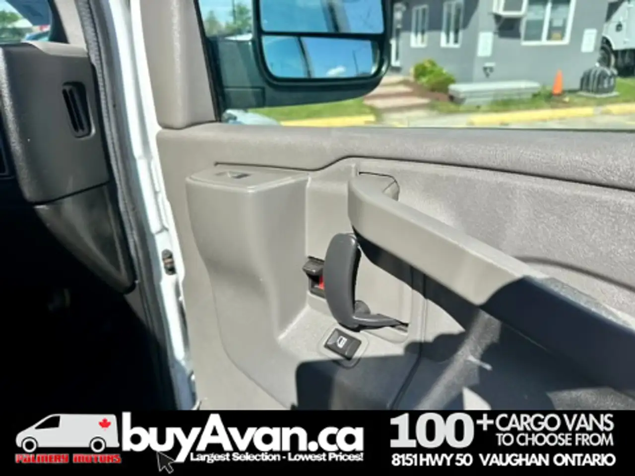 GMC Savana снимка GMC Savana