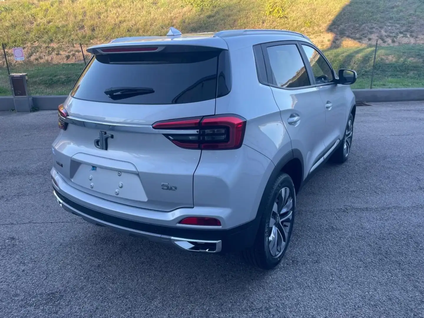 DR Automobiles DR5.0 dr 5.0 1.5 Comfort Grau - 2