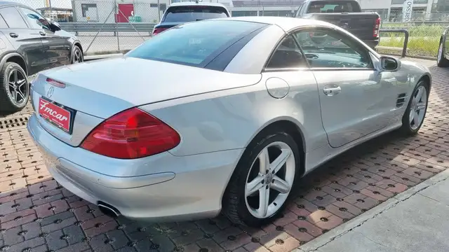 Mercedes-Benz SL view 11