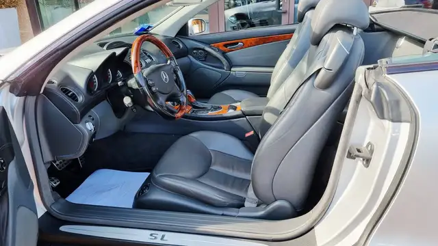 Mercedes-Benz SL view 5