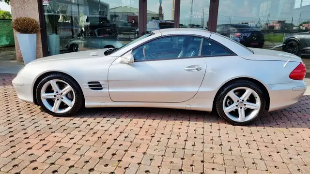 Mercedes-Benz SL view 6