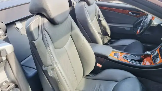 Mercedes-Benz SL view 12