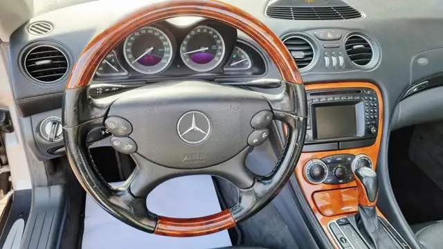 Mercedes-Benz SL view 8