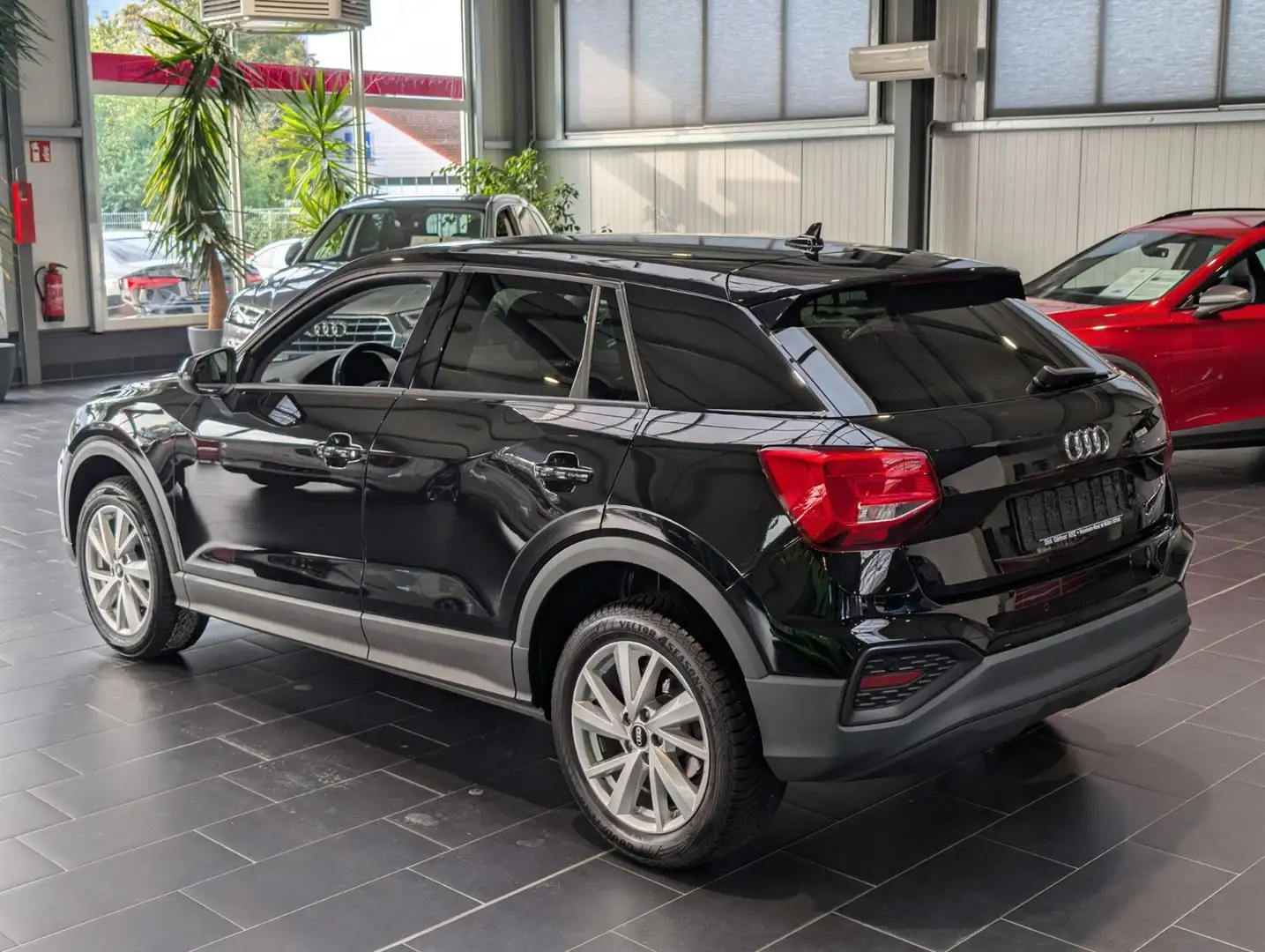 Audi Q2 35 TFSI S tronic 1.Hand Navi Noir - 2