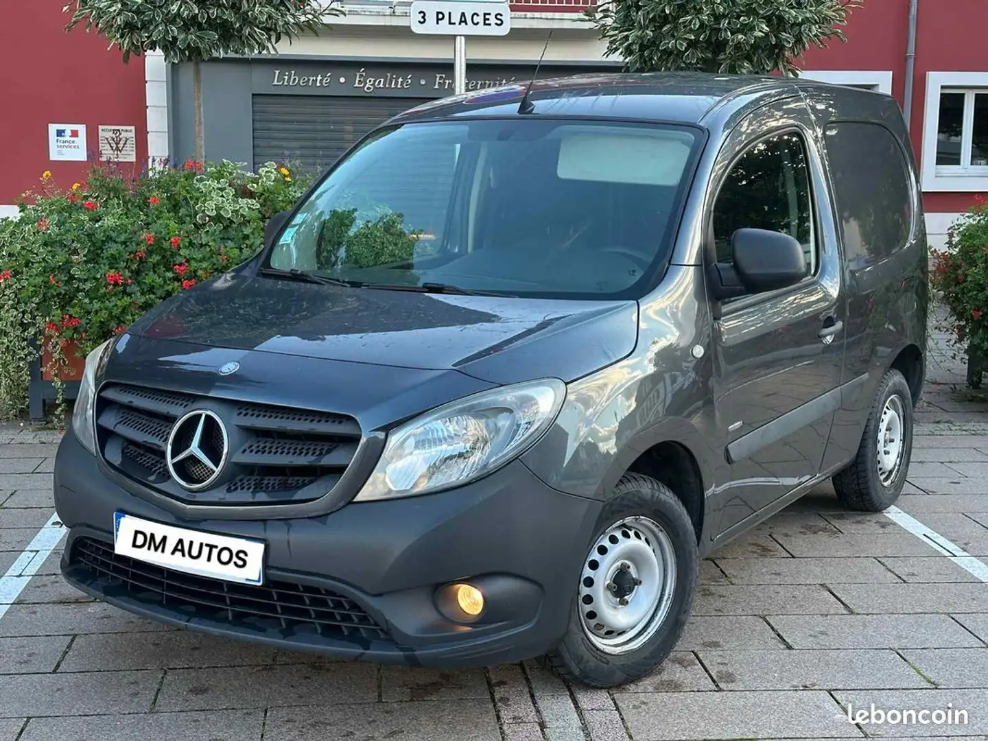Mercedes-Benz Citan Mercedes benz fourgon 109 cdi compact 2016 Gris - 1