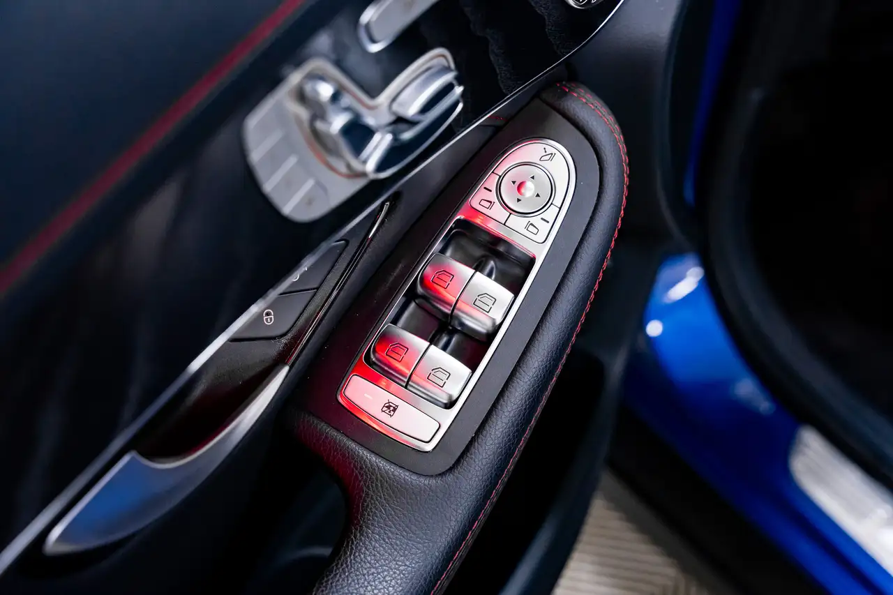 Mercedes-Benz GLC снимка Mercedes-Benz GLC