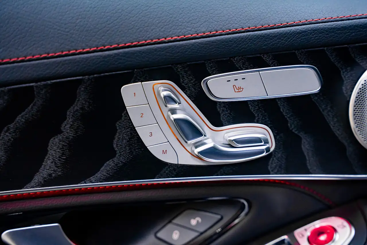 Mercedes-Benz GLC снимка Mercedes-Benz GLC