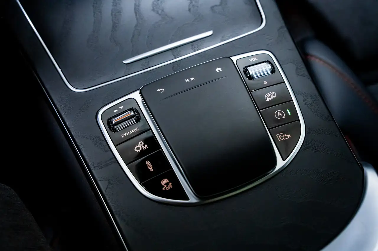 Mercedes-Benz GLC снимка Mercedes-Benz GLC