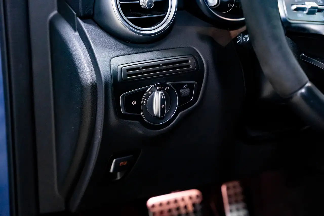 Mercedes-Benz GLC снимка Mercedes-Benz GLC