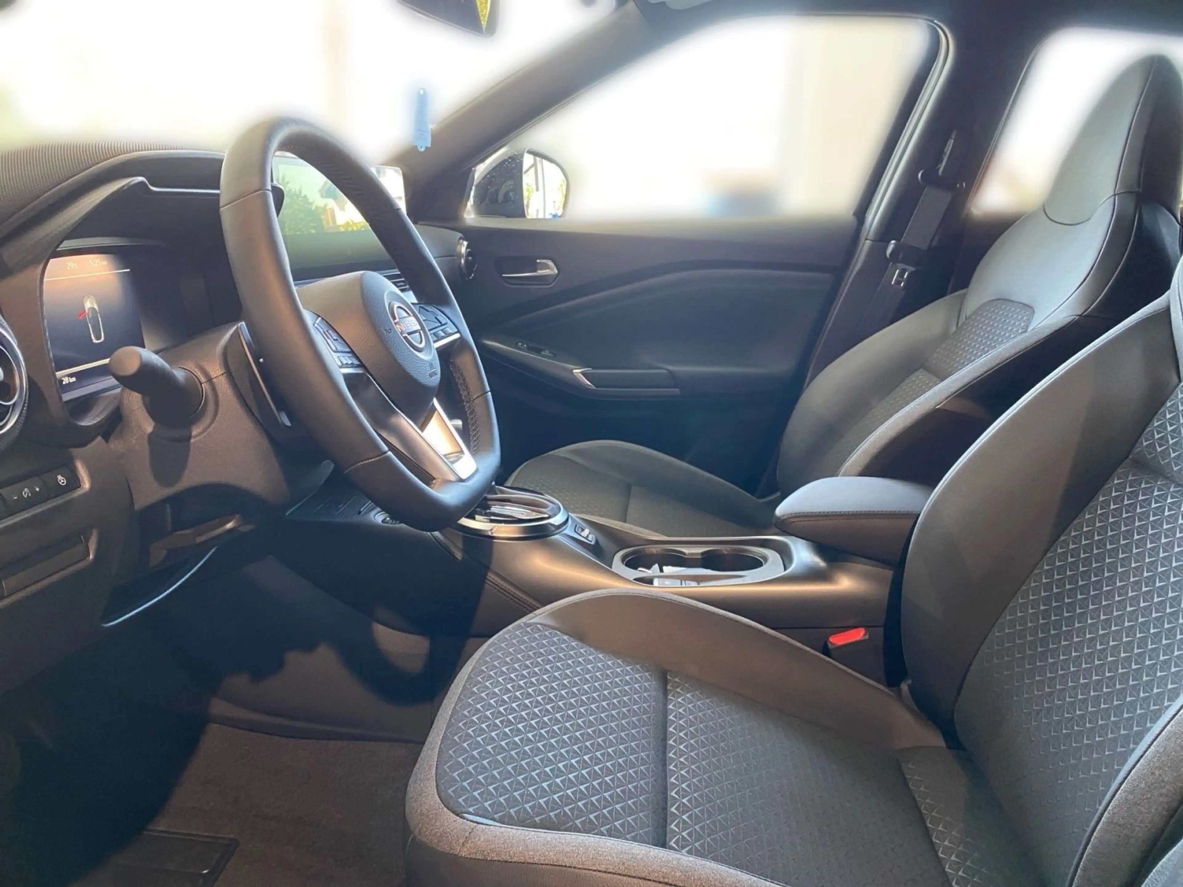 Nissan Juke 1.0 DIG-T N-Connecta Automatik *LED*SHZ*PDC — photo 7