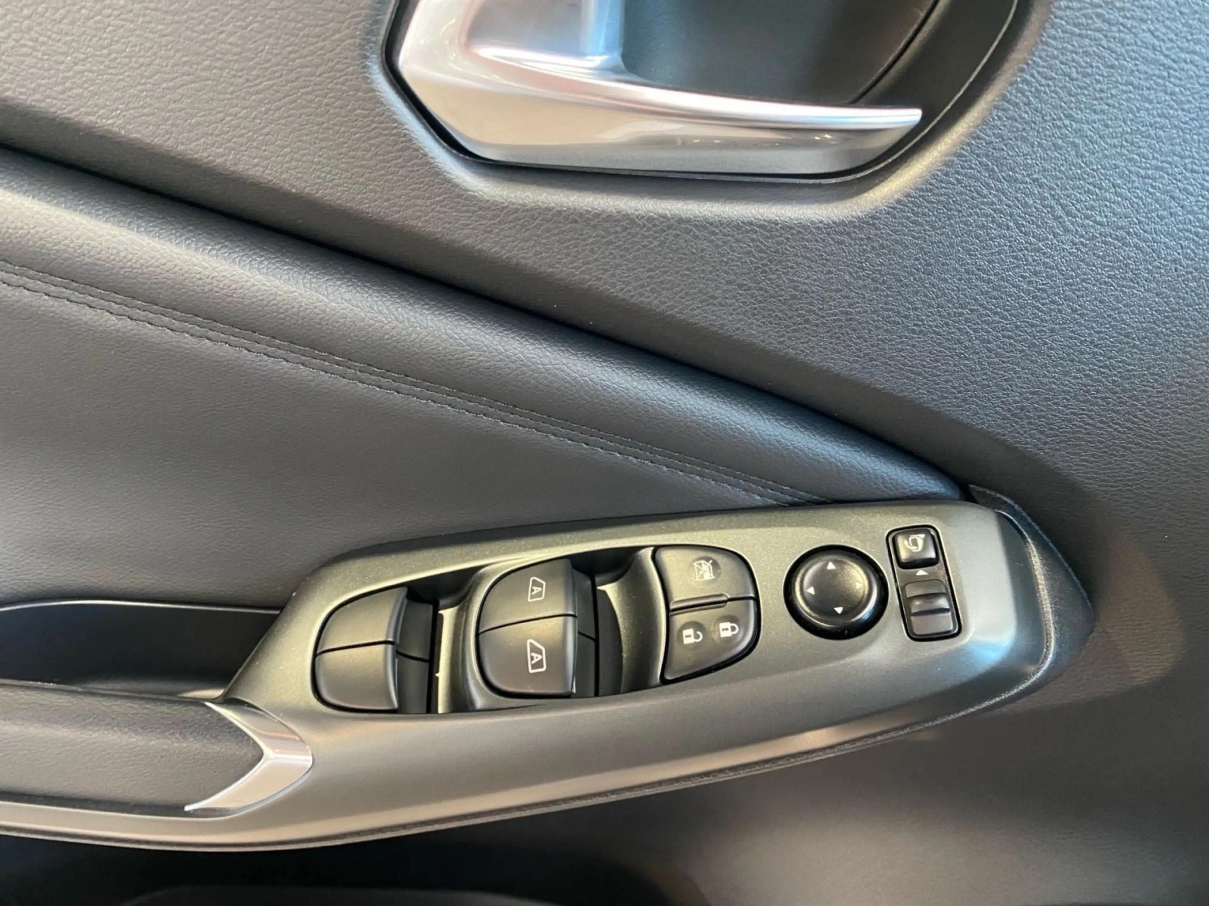 Nissan Juke 1.0 DIG-T N-Connecta Automatik *LED*SHZ*PDC — photo 13