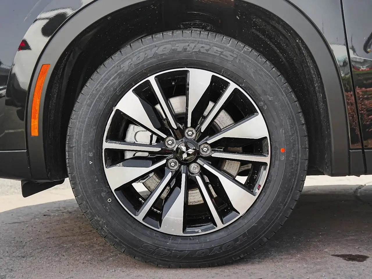 Mitsubishi Outlander снимка Mitsubishi Outlander