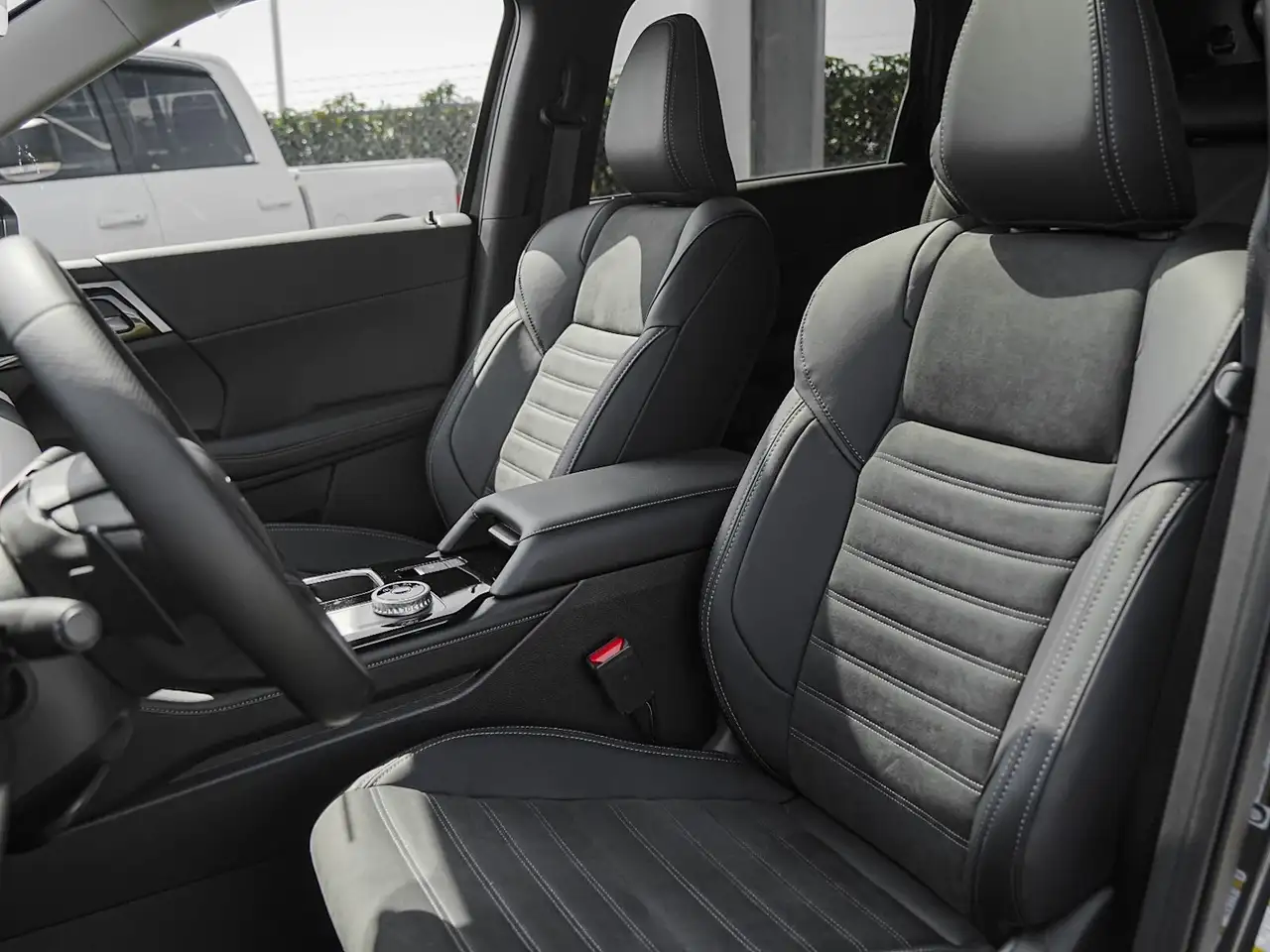 Mitsubishi Outlander снимка Mitsubishi Outlander