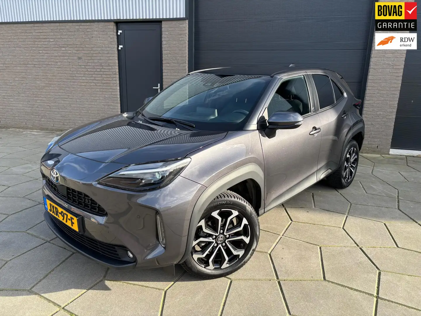 Toyota Yaris Cross 1.5 Hybrid Dynamic Grau - 1