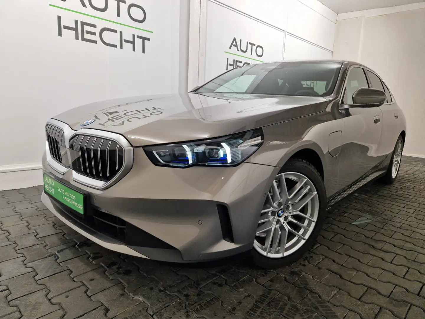 BMW 530 e Driving Assistant Prof,belüft.Sitze,Harman Grijs - 1